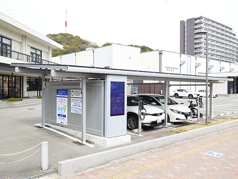 „Komplett autarke Elektro-Carsharing-Station“ mit Solarstrom-unabhängigem Betrieb
