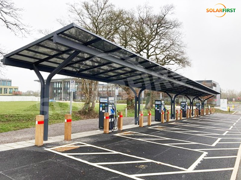 Solar-Carport-Projekt in South Gegestershire, Großbritannien