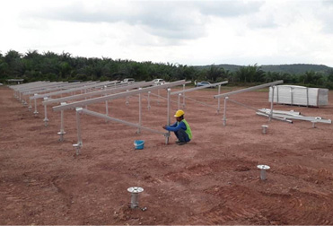 45-MWp-Solar-Bodenmontageprojekt mit Schraubpfählen in Malaysia 2020