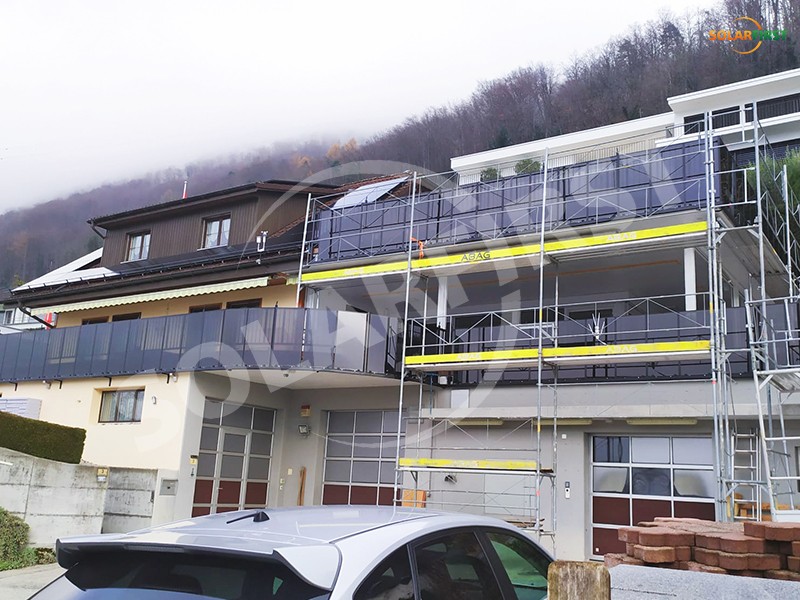 8KWp BIPV Balkonzaunprojekt in der Schweiz