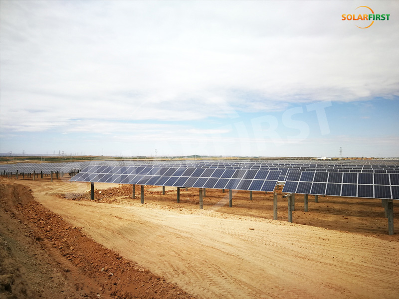 Gansu 28 MW flaches einachsiges Nachführprojekt
